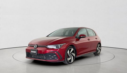 Volkswagen • Golf
