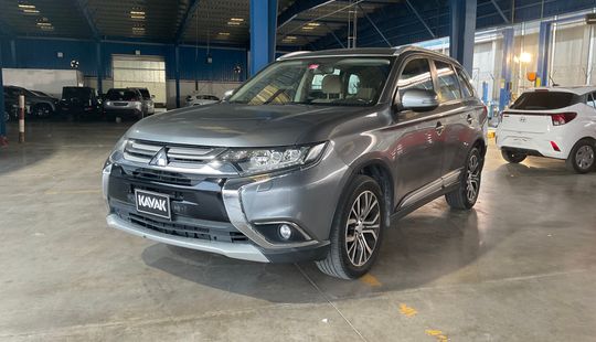Mitsubishi • Outlander
