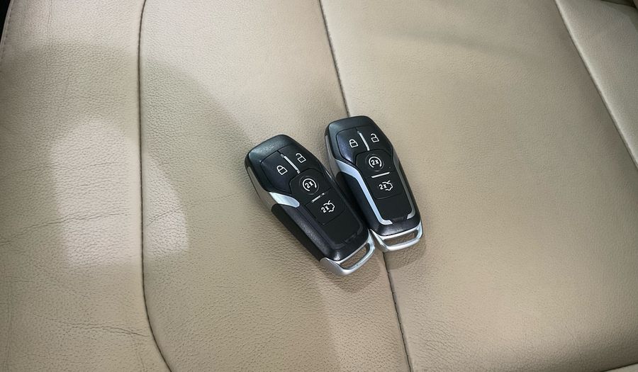 Ford Explorer 3.5 AUTO 4WD XLT SRF LHR Suv 2017