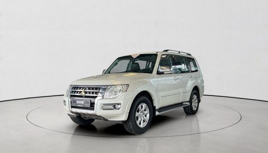 Mitsubishi • Pajero