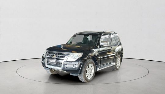 Mitsubishi • Pajero