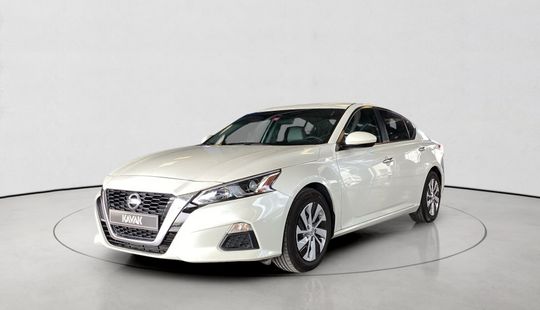 Nissan • Altima