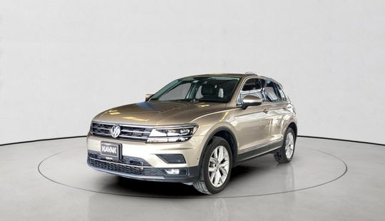 Volkswagen • Tiguan