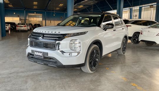 Mitsubishi • Outlander