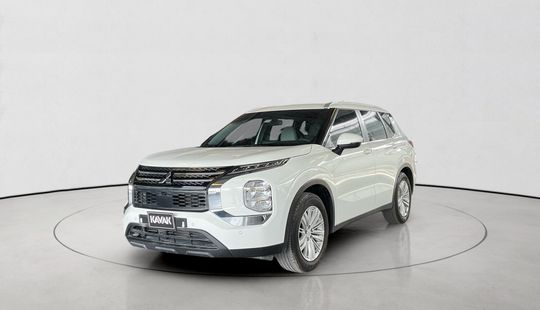 Mitsubishi • Outlander