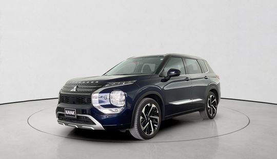 Mitsubishi • Outlander