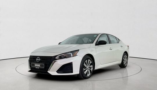 Nissan • Altima