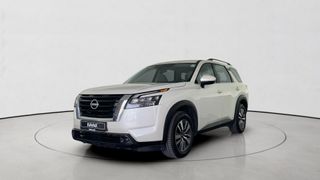 Nissan • Pathfinder