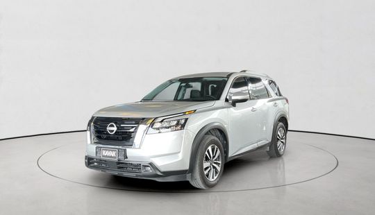Nissan • Pathfinder