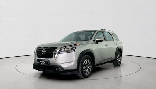Nissan • Pathfinder