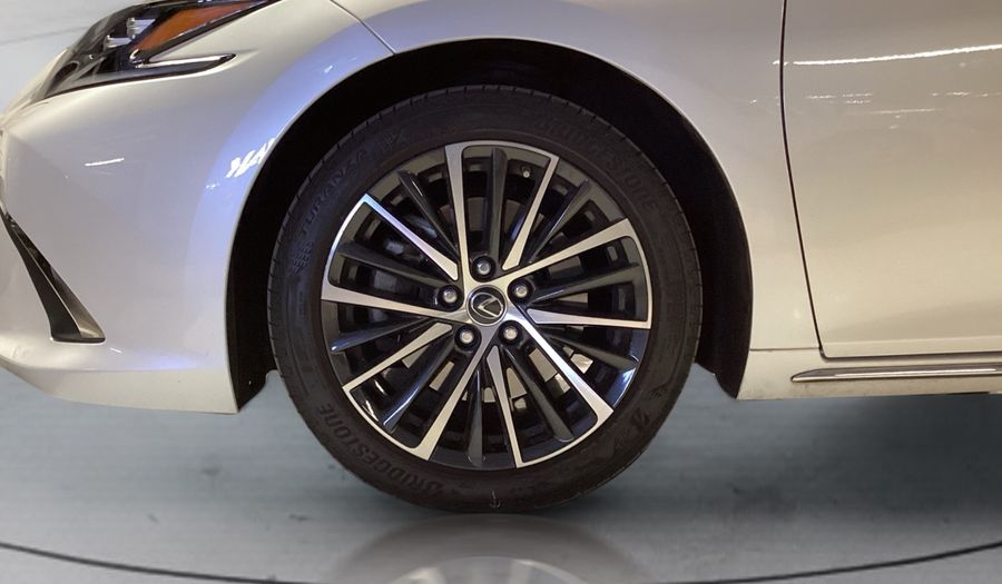 Lexus Es 2.5 300H PREMIER CVT AUTO 2WD Sedan 2024