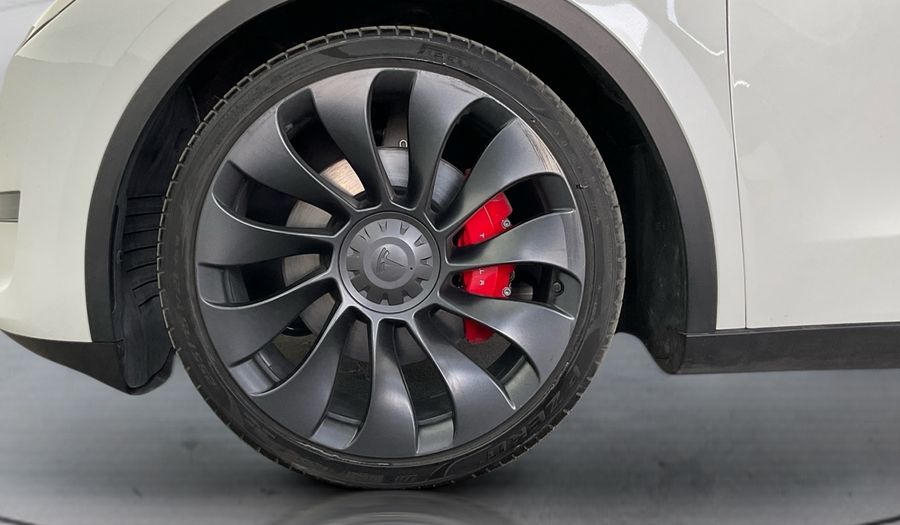 Tesla Model Y BEV PERFORMANCE QUICKSILVER BW INT 21 Suv 2024