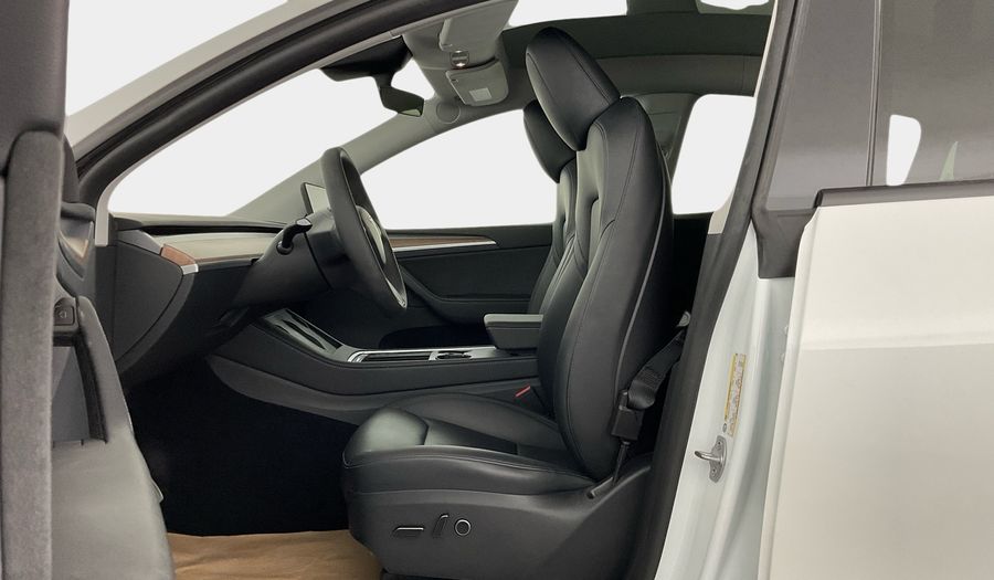 Tesla Model Y BEV PERFORMANCE QUICKSILVER BW INT 21 Suv 2024