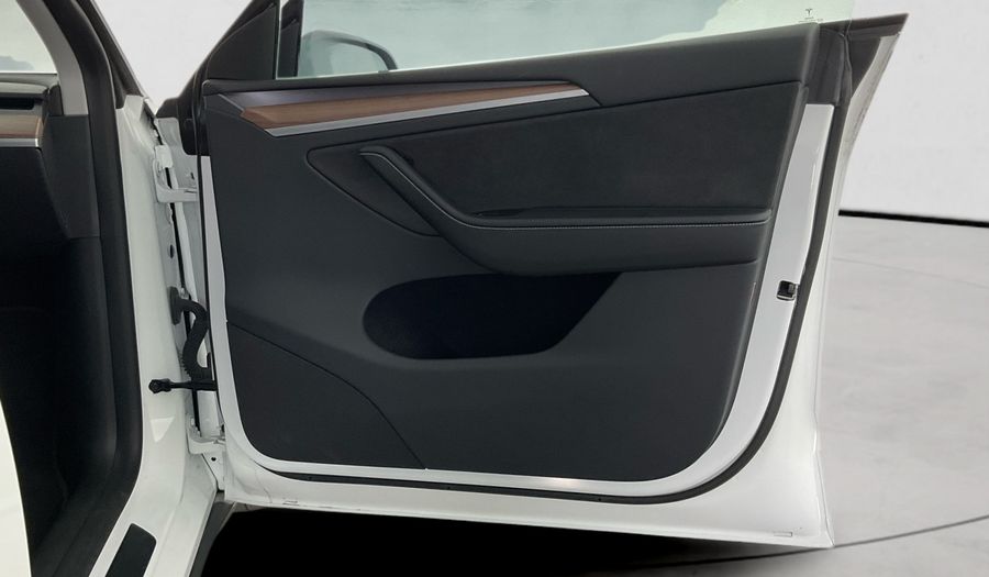 Tesla Model Y BEV PERFORMANCE QUICKSILVER BW INT 21 Suv 2024