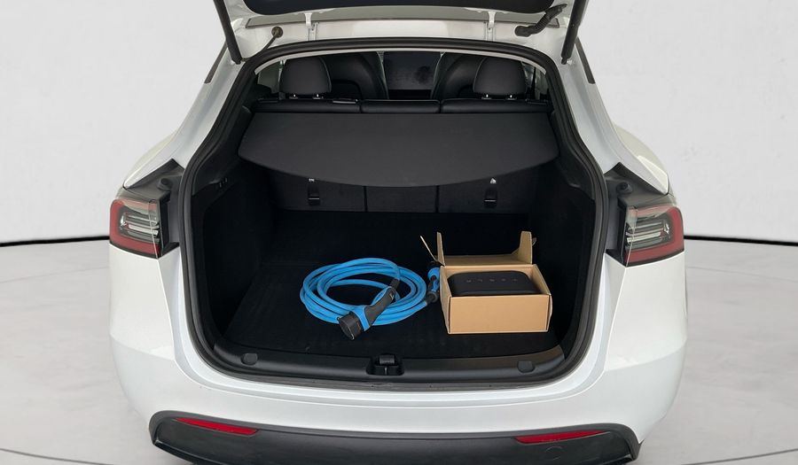 Tesla Model Y BEV PERFORMANCE QUICKSILVER BW INT 21 Suv 2024