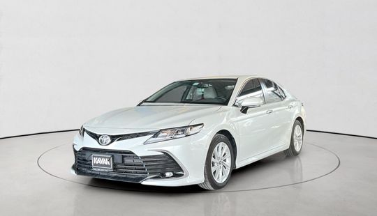 Toyota • Camry