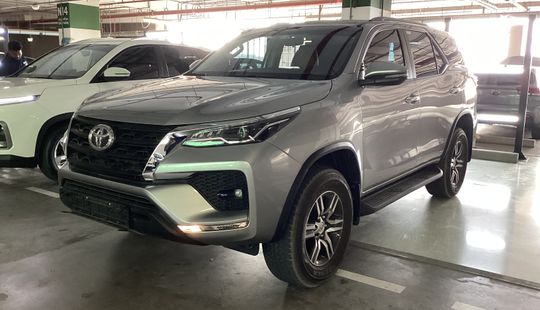 Toyota • Fortuner