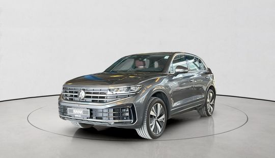 Volkswagen • Touareg