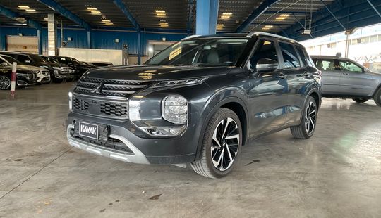 Mitsubishi • Outlander