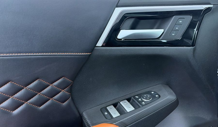 Mitsubishi Outlander PREMIUM LAUNCH EDITION Suv 2025