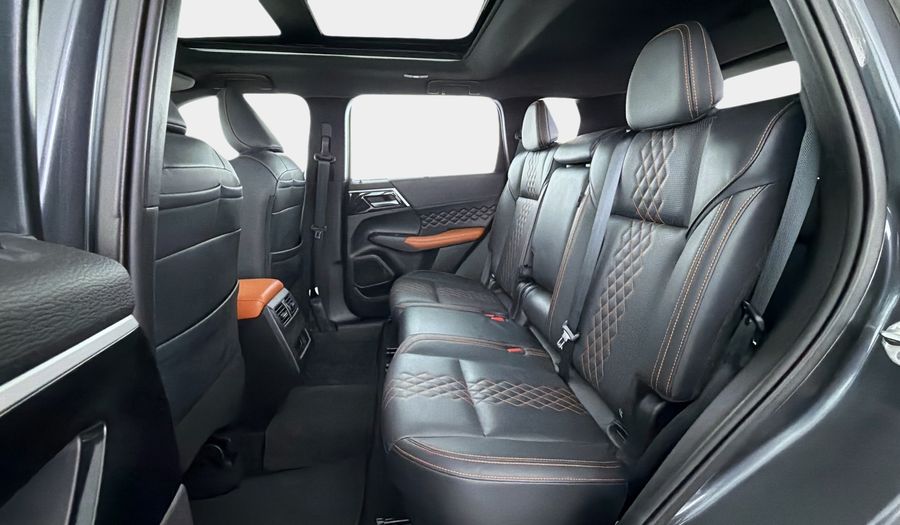 Mitsubishi Outlander PREMIUM LAUNCH EDITION Suv 2025