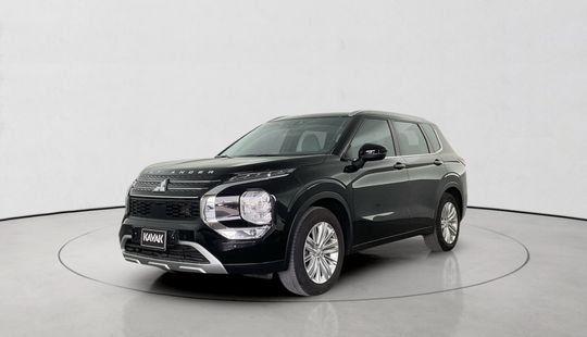 Mitsubishi • Outlander