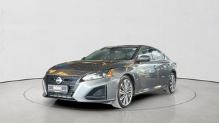 Nissan • Altima