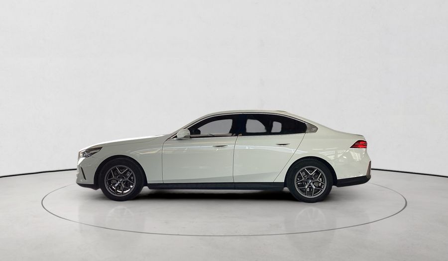 Bmw Series 5 2.0 520I PURE AUTO Sedan 2025