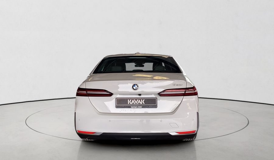 Bmw Series 5 2.0 520I PURE AUTO Sedan 2025