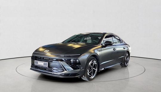 Hyundai • Sonata