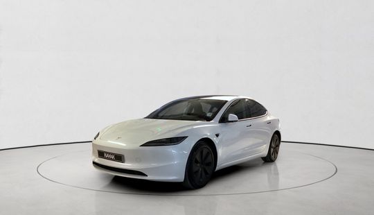 Tesla • Model 3