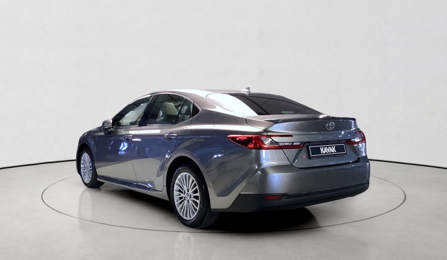 Toyota Camry 2.5 HEV XLE E-CVT Sedan 2025