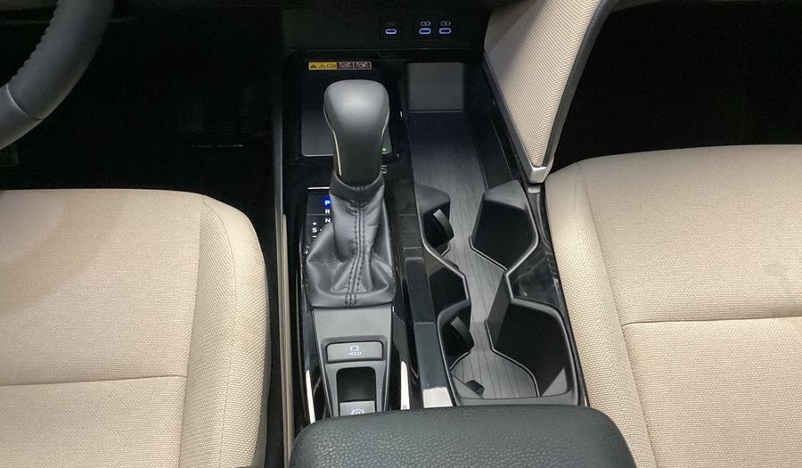 Toyota Camry 2.5 HEV XLE E-CVT Sedan 2025