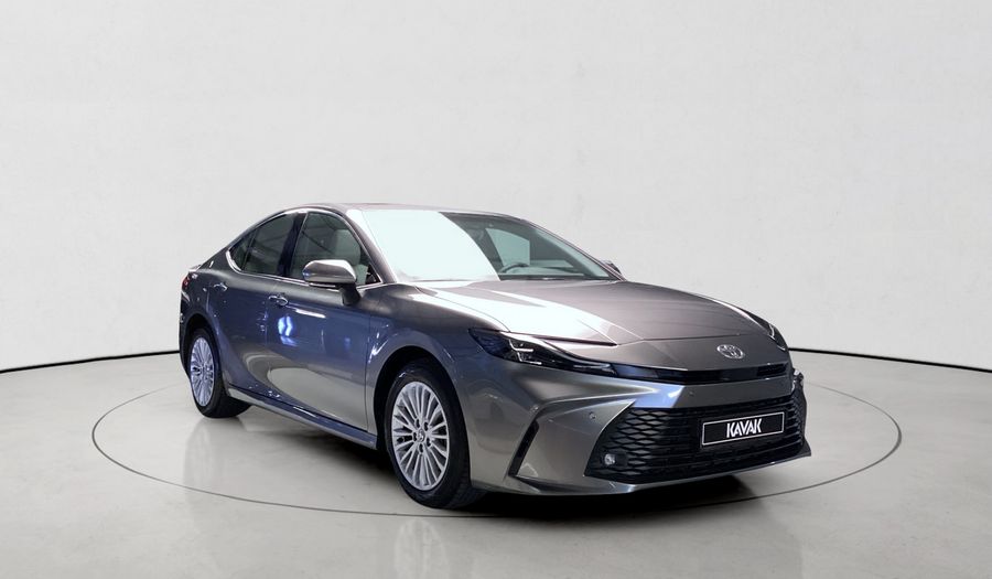 Toyota Camry 2.5 HEV XLE E-CVT Sedan 2025