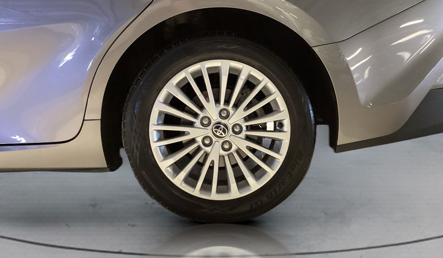 Toyota Camry 2.5 HEV XLE E-CVT Sedan 2025