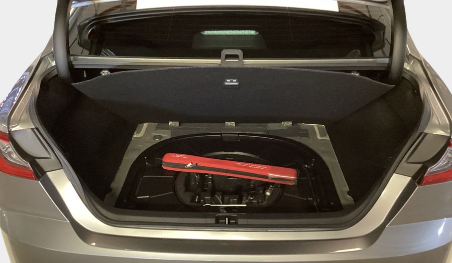 Toyota Camry 2.5 HEV XLE E-CVT Sedan 2025