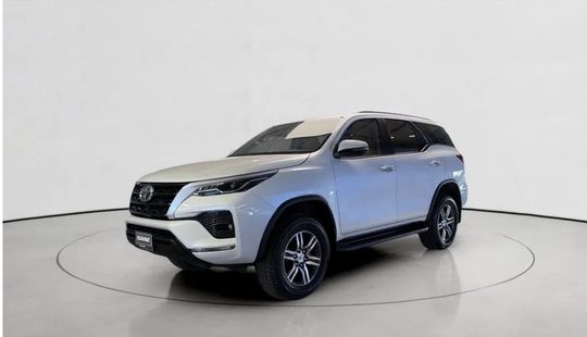 Toyota • Fortuner