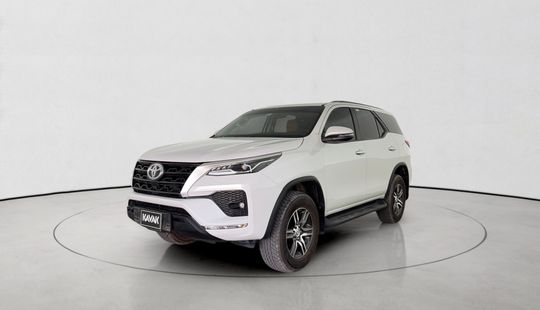 Toyota • Fortuner
