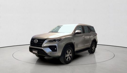 Toyota • Fortuner