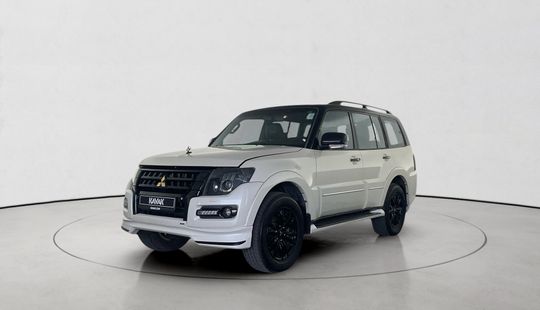 Mitsubishi • Pajero