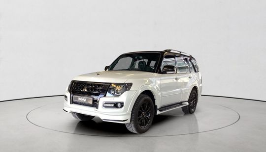 Mitsubishi • Pajero