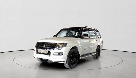 Mitsubishi • Pajero