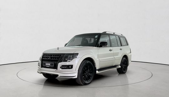 Mitsubishi • Pajero