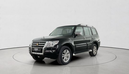 Mitsubishi • Pajero