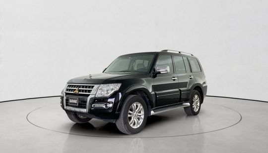 Mitsubishi • Pajero