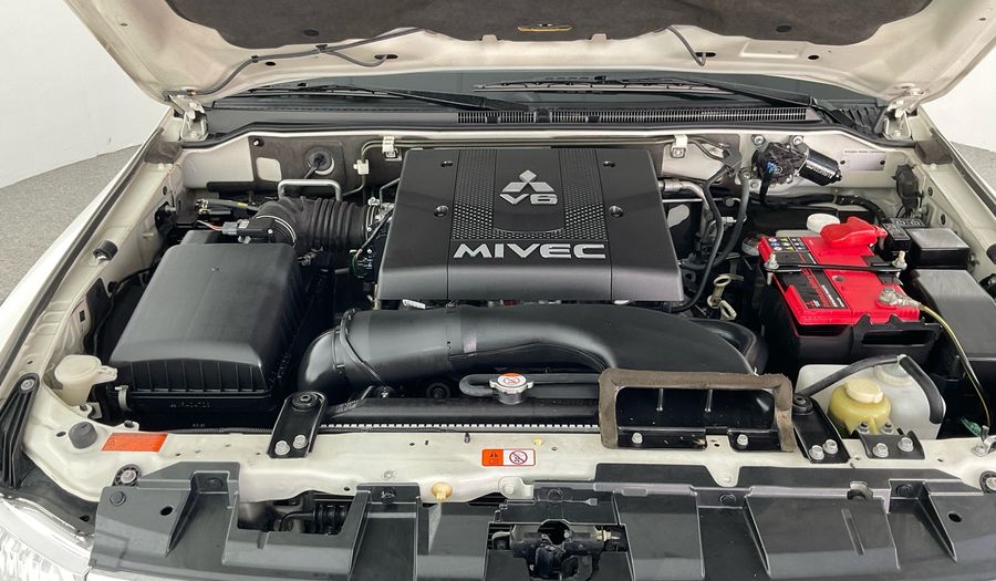 Mitsubishi Pajero 3.8 GLS LWB H/L LTHR R/FORD Suv 2020