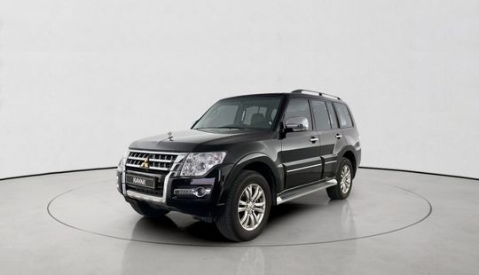 Mitsubishi • Pajero