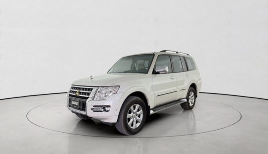 Mitsubishi • Pajero