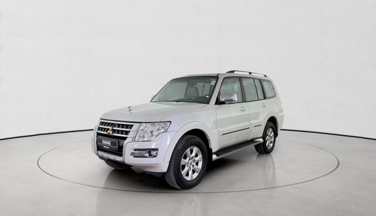 Mitsubishi • Pajero