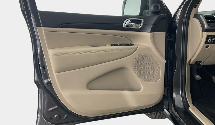 Jeep Grand Cherokee 3.6 LAREDO 2WD AUTO Suv 2020